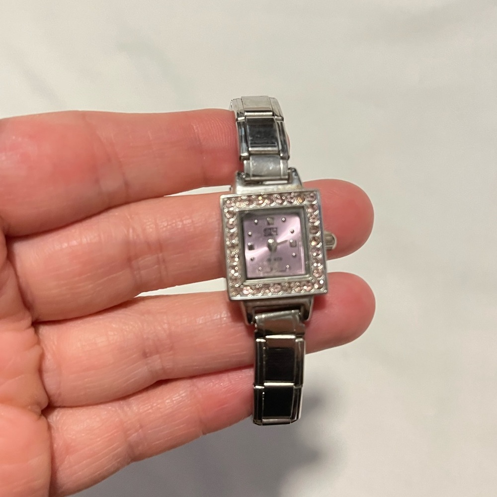 Expandable Watch - Picture 3 of 6